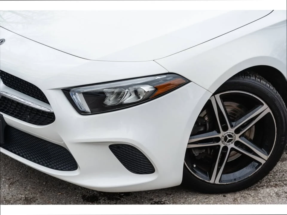 Mercedes-Benz A 250 * LOW KM* PANO* NO ACCIDENT* CARPLAY* , снимка 4 - Автомобили и джипове - 53794545