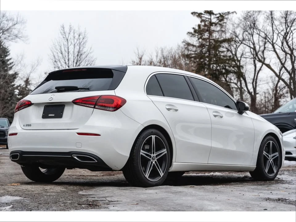 Mercedes-Benz A 250 * LOW KM* PANO* NO ACCIDENT* CARPLAY* , снимка 3 - Автомобили и джипове - 53794545