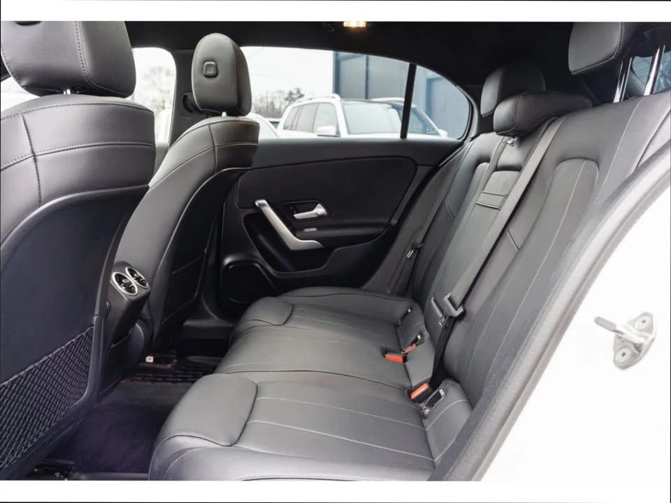 Mercedes-Benz A 250 * LOW KM* PANO* NO ACCIDENT* CARPLAY* , снимка 7 - Автомобили и джипове - 53794545