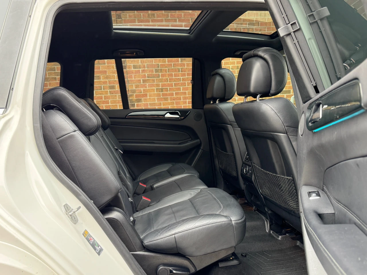 Mercedes-Benz GLS 450 * АВТО КРЕДИТ* ЦЕНА ДО БГ * СЕРВИЗНА ИСТОРИЯ * , снимка 11 - Автомобили и джипове - 53814795