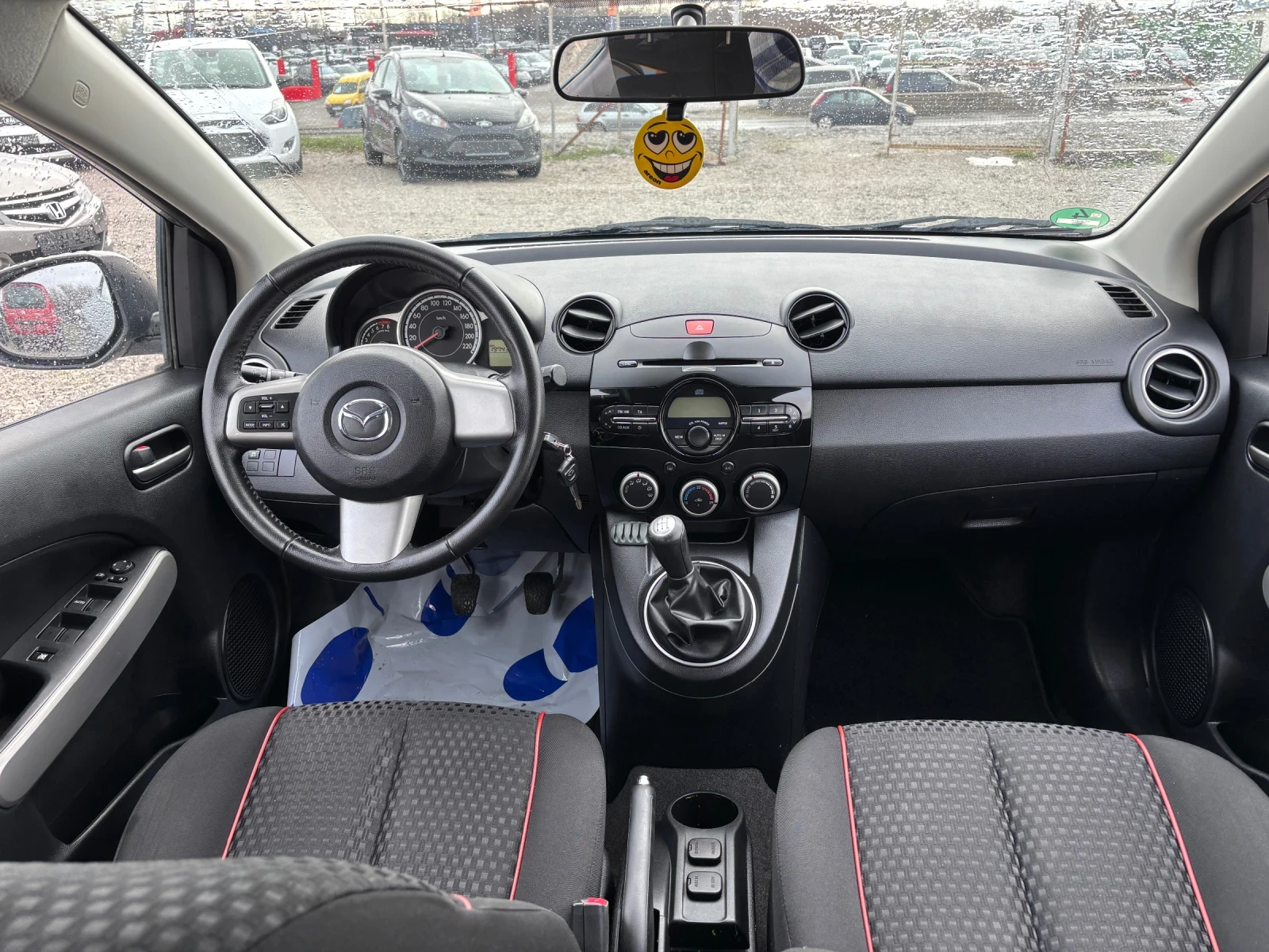 Mazda 2 1.3-80кс, снимка 10 - Автомобили и джипове - 54074403