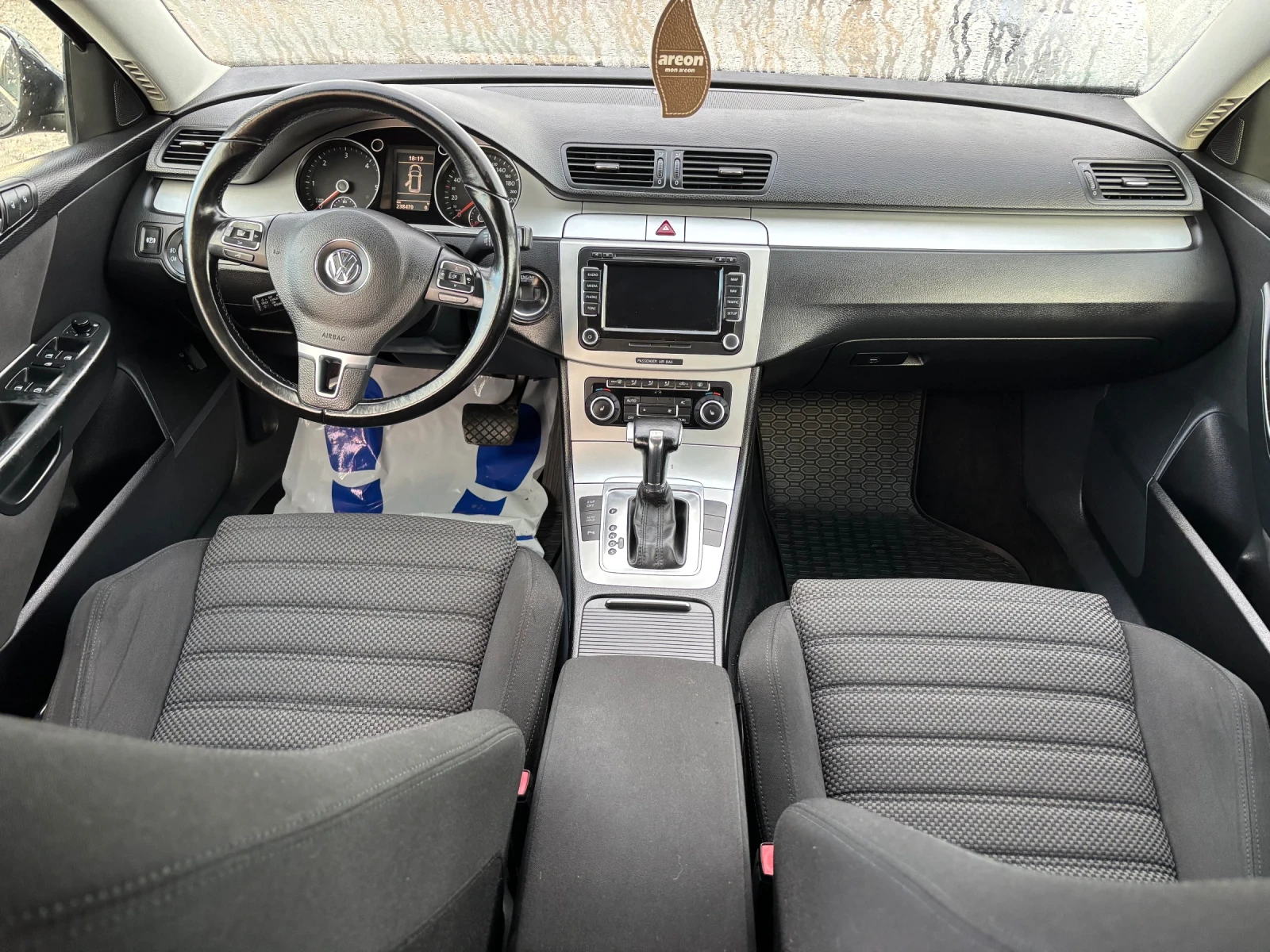 VW Passat 2.0-170кс, Автоматик, снимка 11 - Автомобили и джипове - 54097949