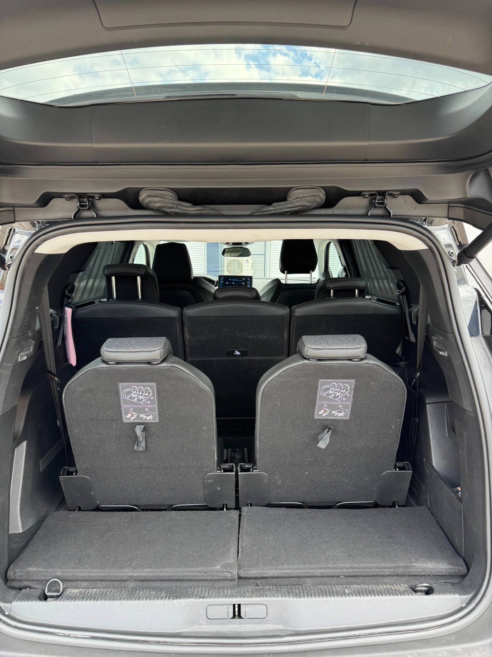 Peugeot 5008, снимка 15 - Автомобили и джипове - 54164627