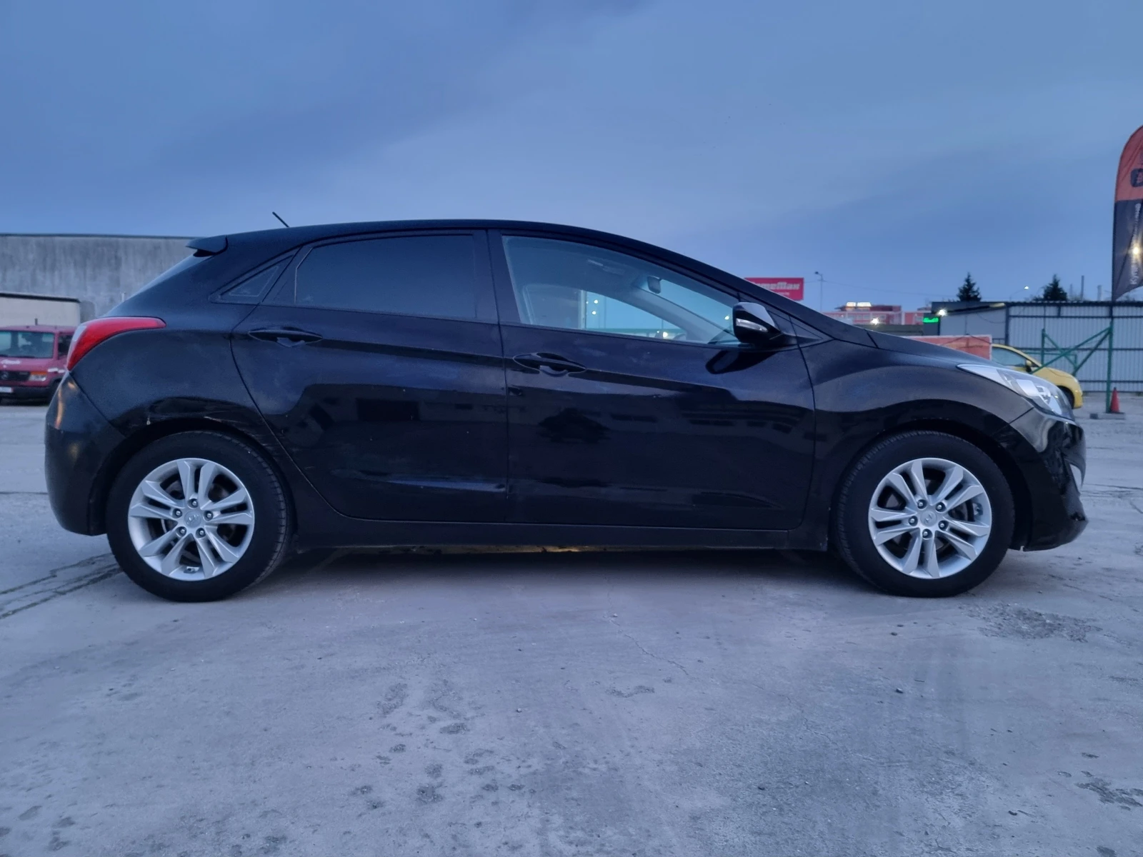 Hyundai I30 1.6Д.110КС.6СК., снимка 8 - Автомобили и джипове - 54190039
