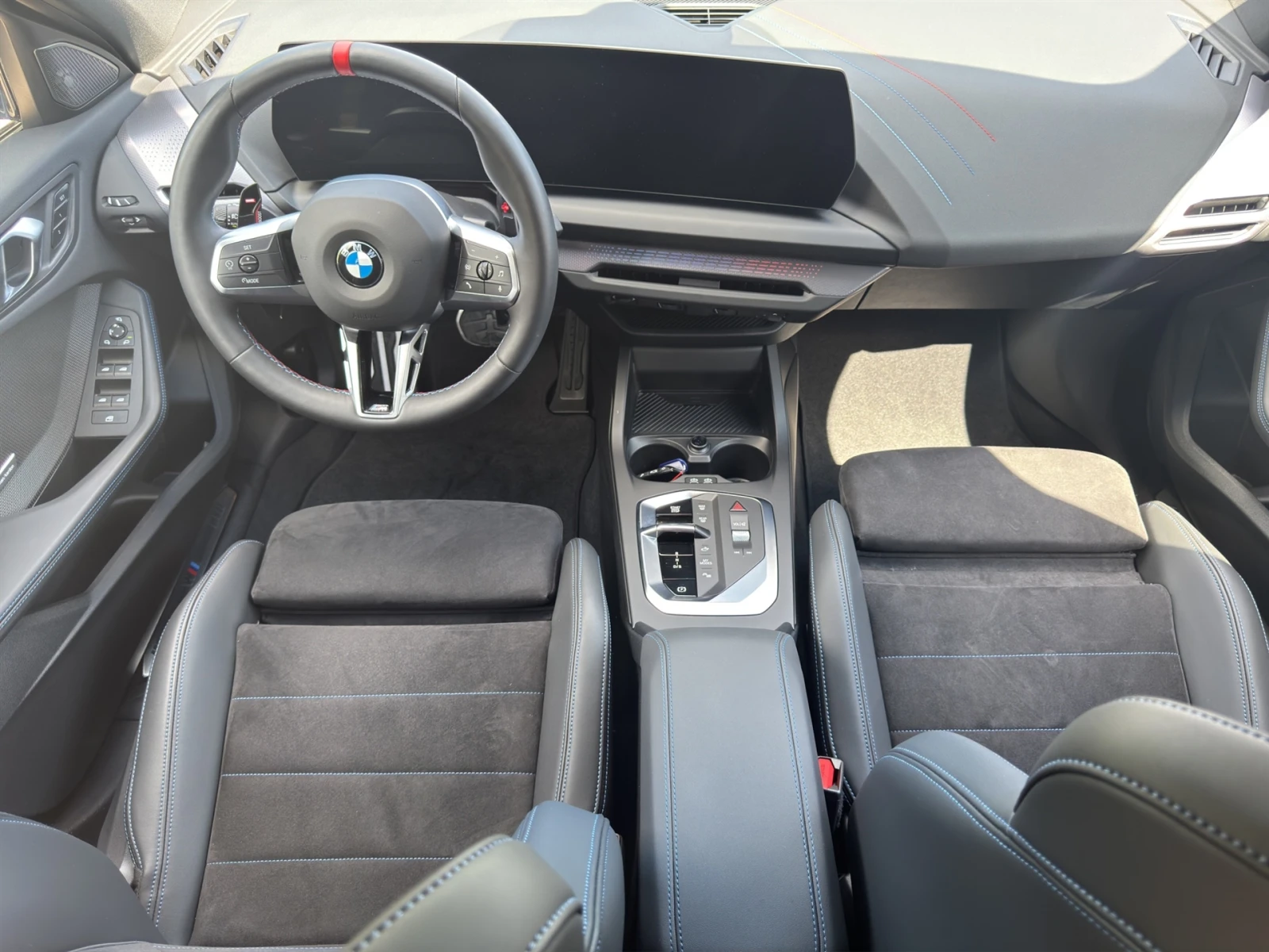 BMW M135 xDrive, снимка 7 - Автомобили и джипове - 54530635