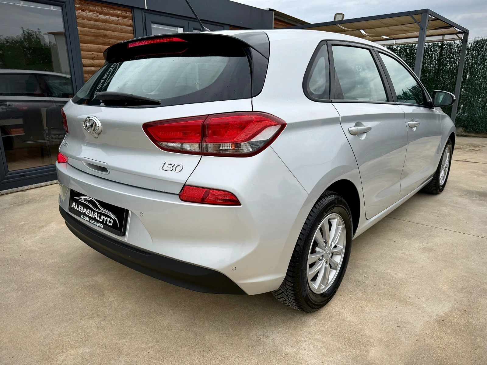 Hyundai I30 1.4 MPI* LED, снимка 4 - Автомобили и джипове - 54643227