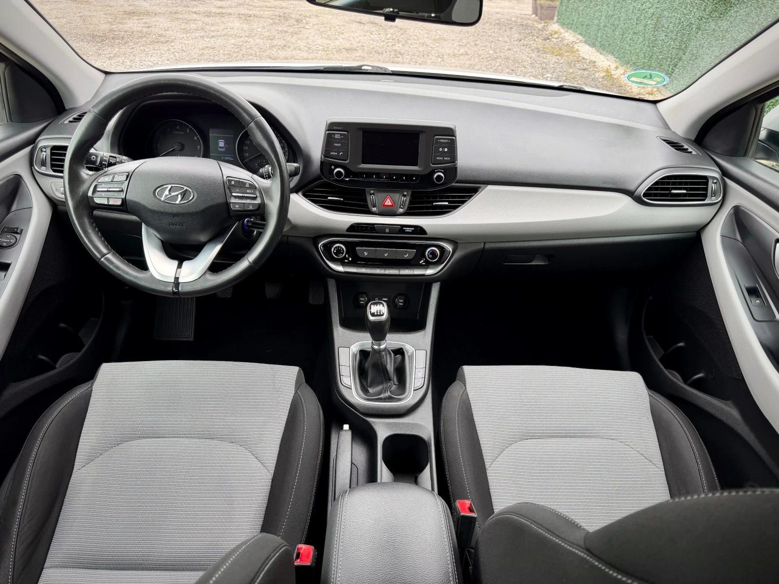 Hyundai I30 1.4 MPI* LED, снимка 10 - Автомобили и джипове - 54643227