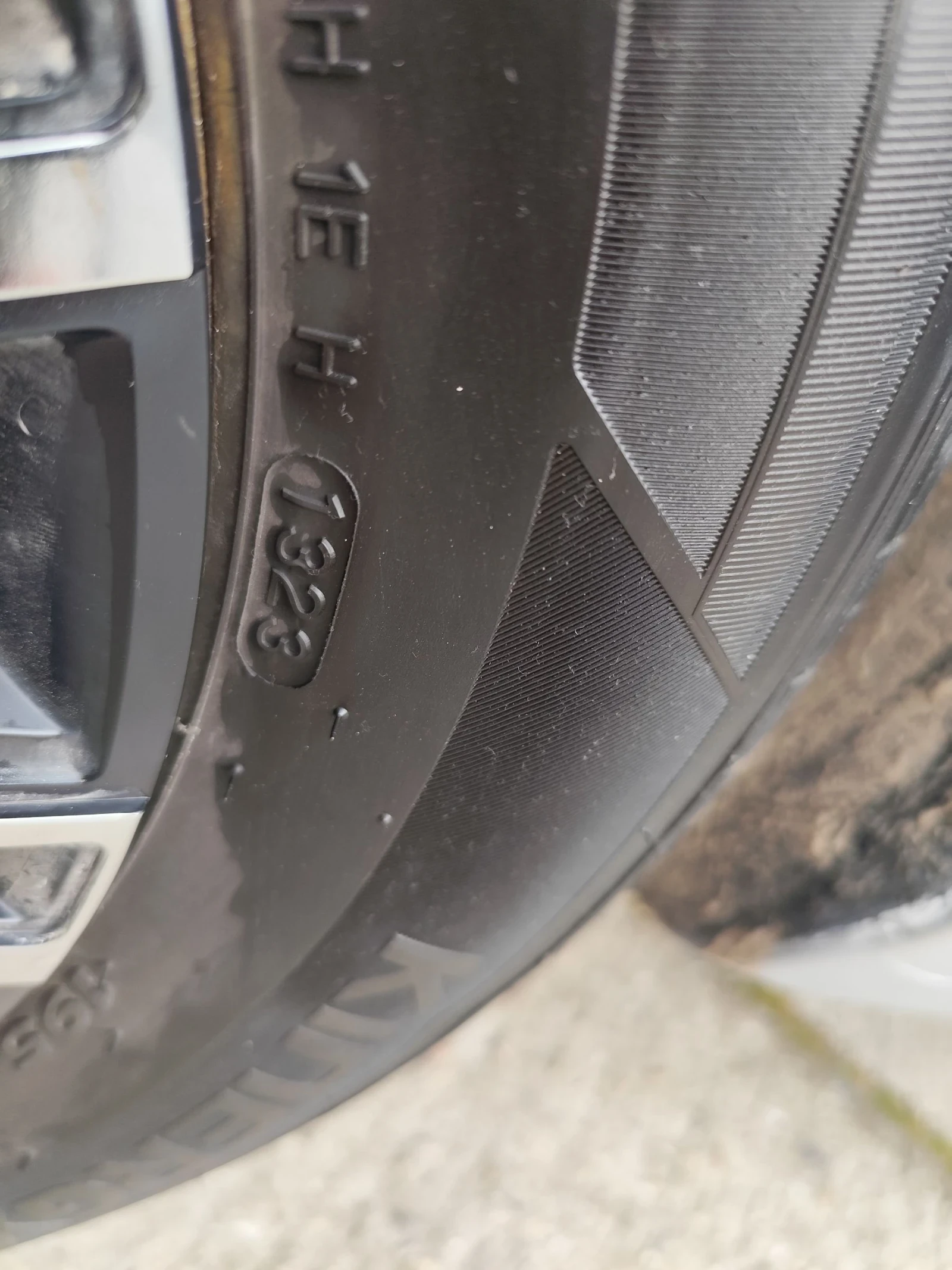 VW Touran 1.9 ТДИ 105 , снимка 14 - Автомобили и джипове - 54645347