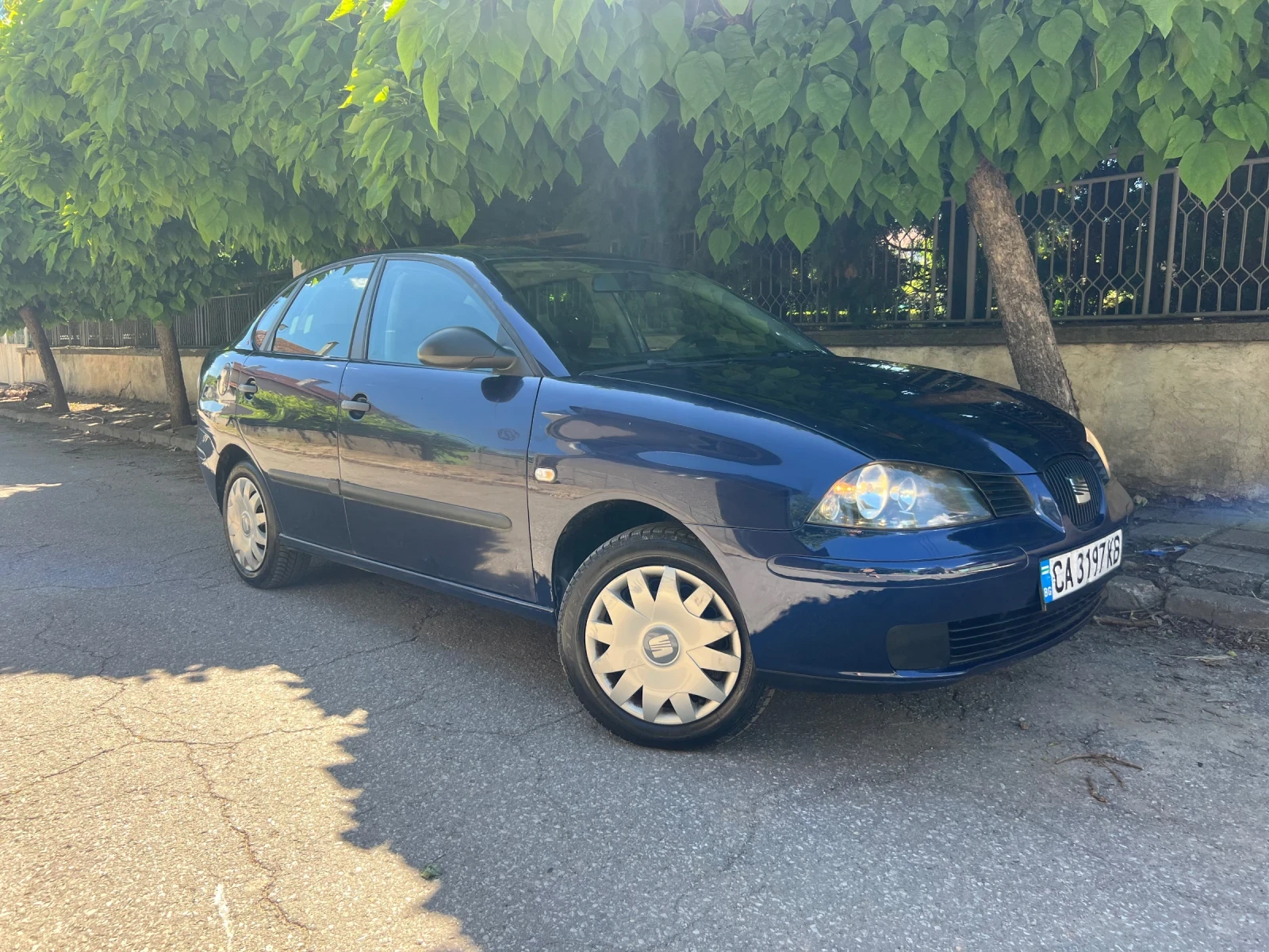 Seat Cordoba Перфектно , снимка 4 - Автомобили и джипове - 54902275