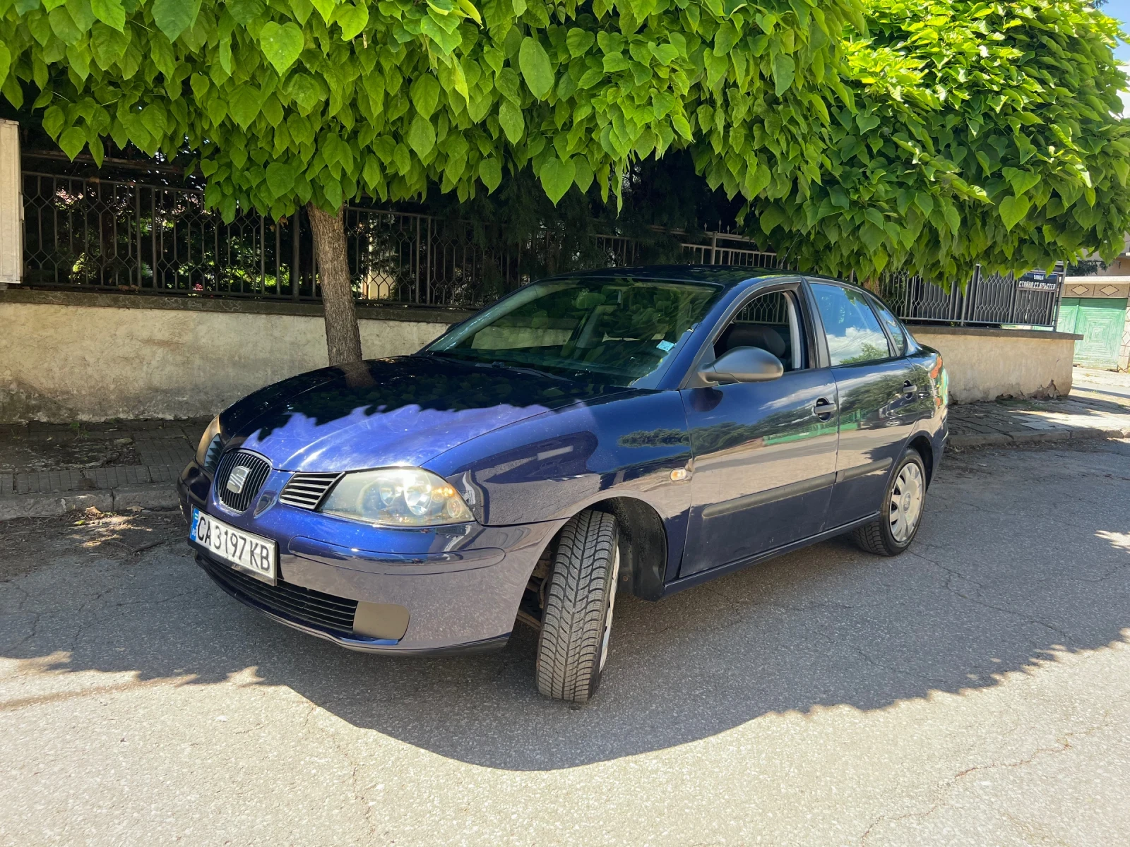 Seat Cordoba Перфектно , снимка 8 - Автомобили и джипове - 54902275