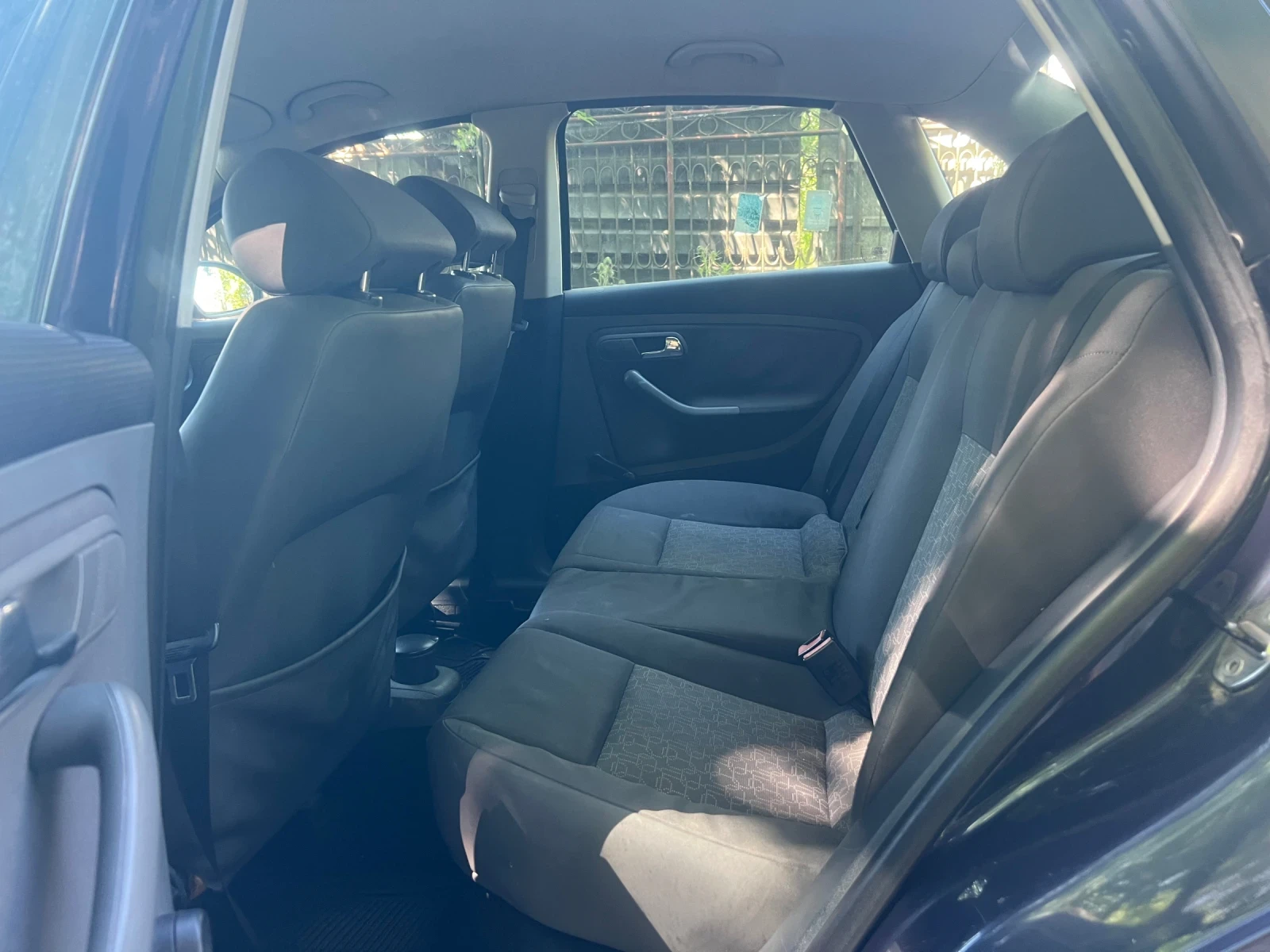 Seat Cordoba Перфектно , снимка 14 - Автомобили и джипове - 54902275