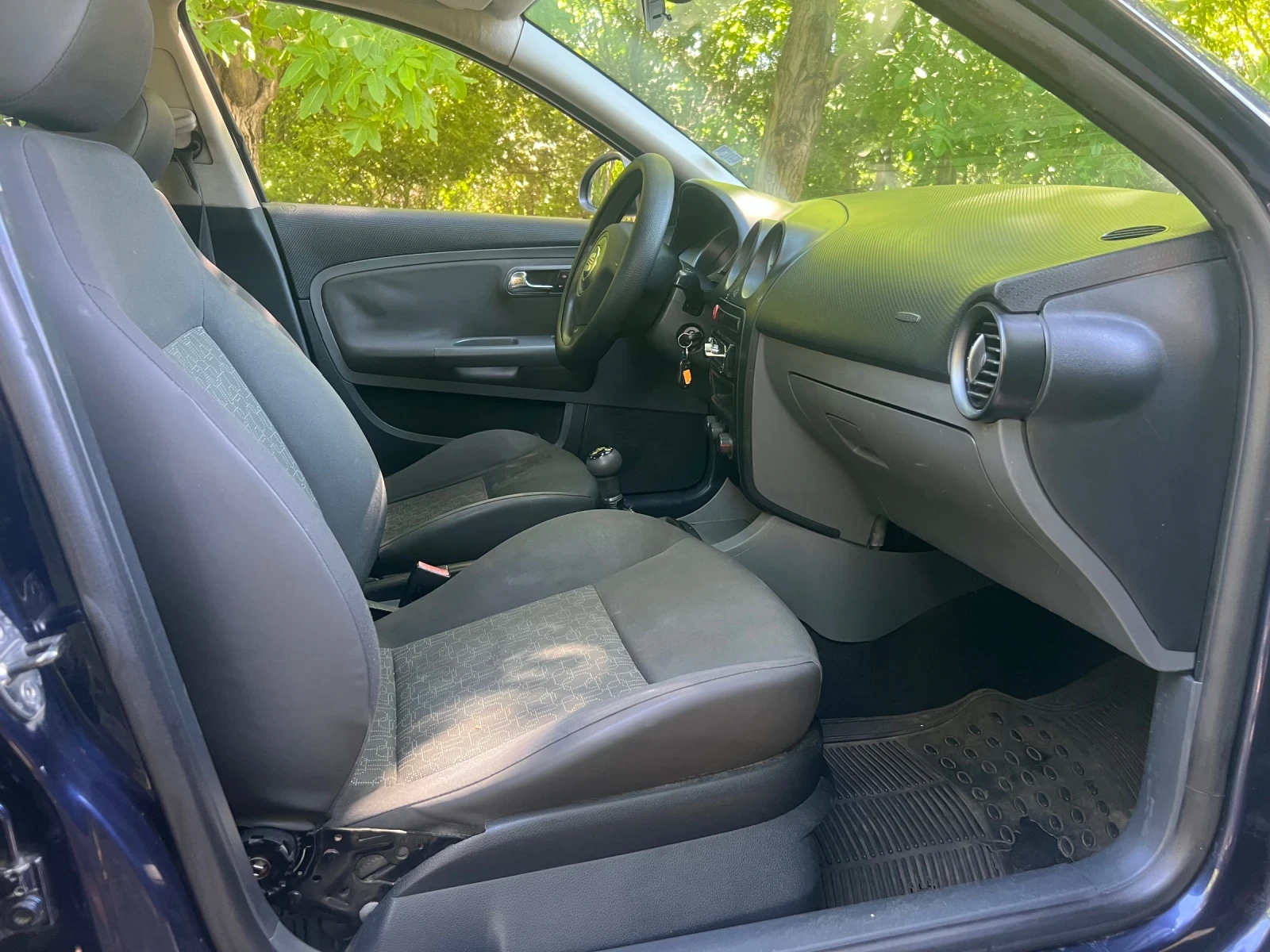 Seat Cordoba Перфектно , снимка 11 - Автомобили и джипове - 54902275