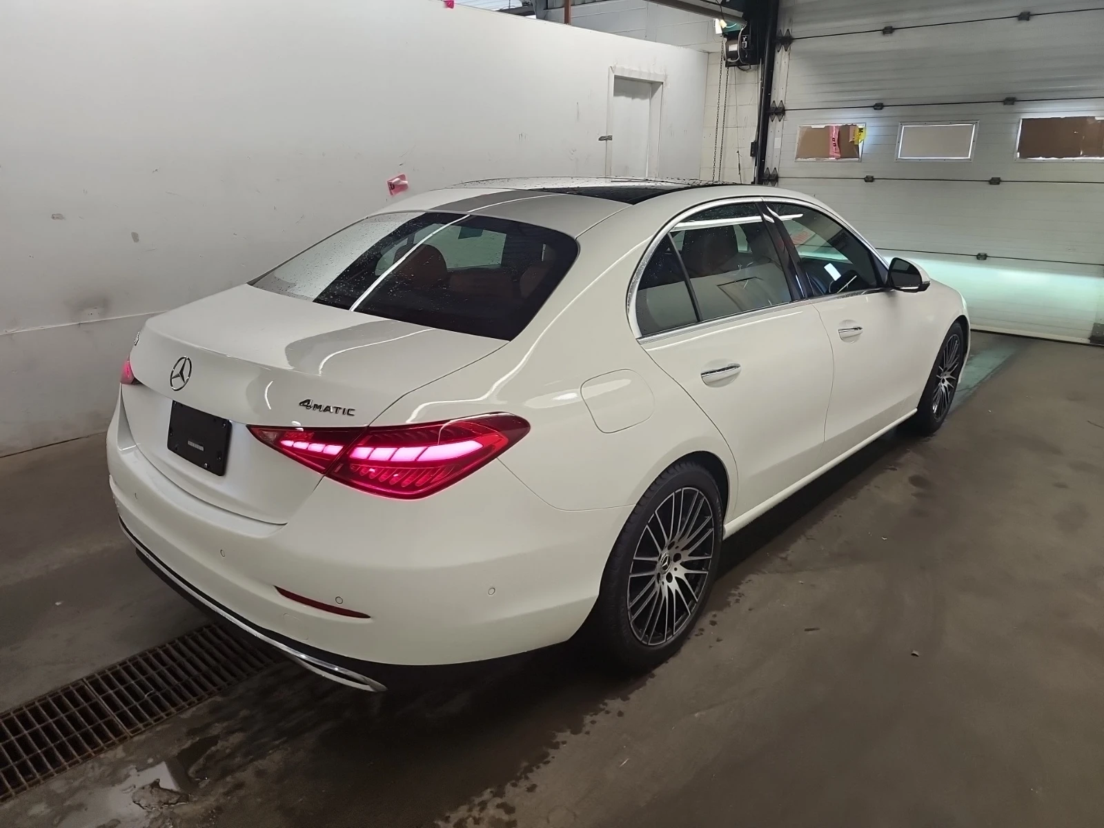 Mercedes-Benz C 300 4MATIC, снимка 3 - Автомобили и джипове - 55220552