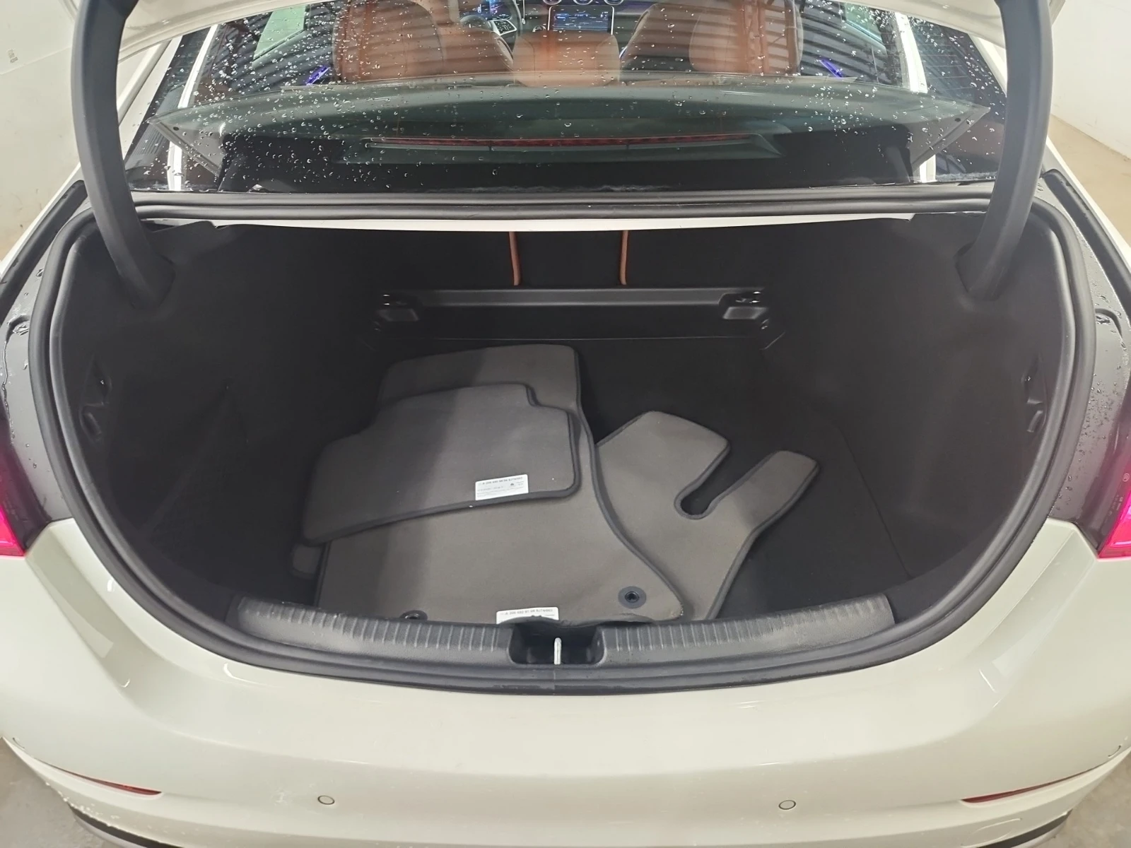 Mercedes-Benz C 300 4MATIC, снимка 14 - Автомобили и джипове - 55220552