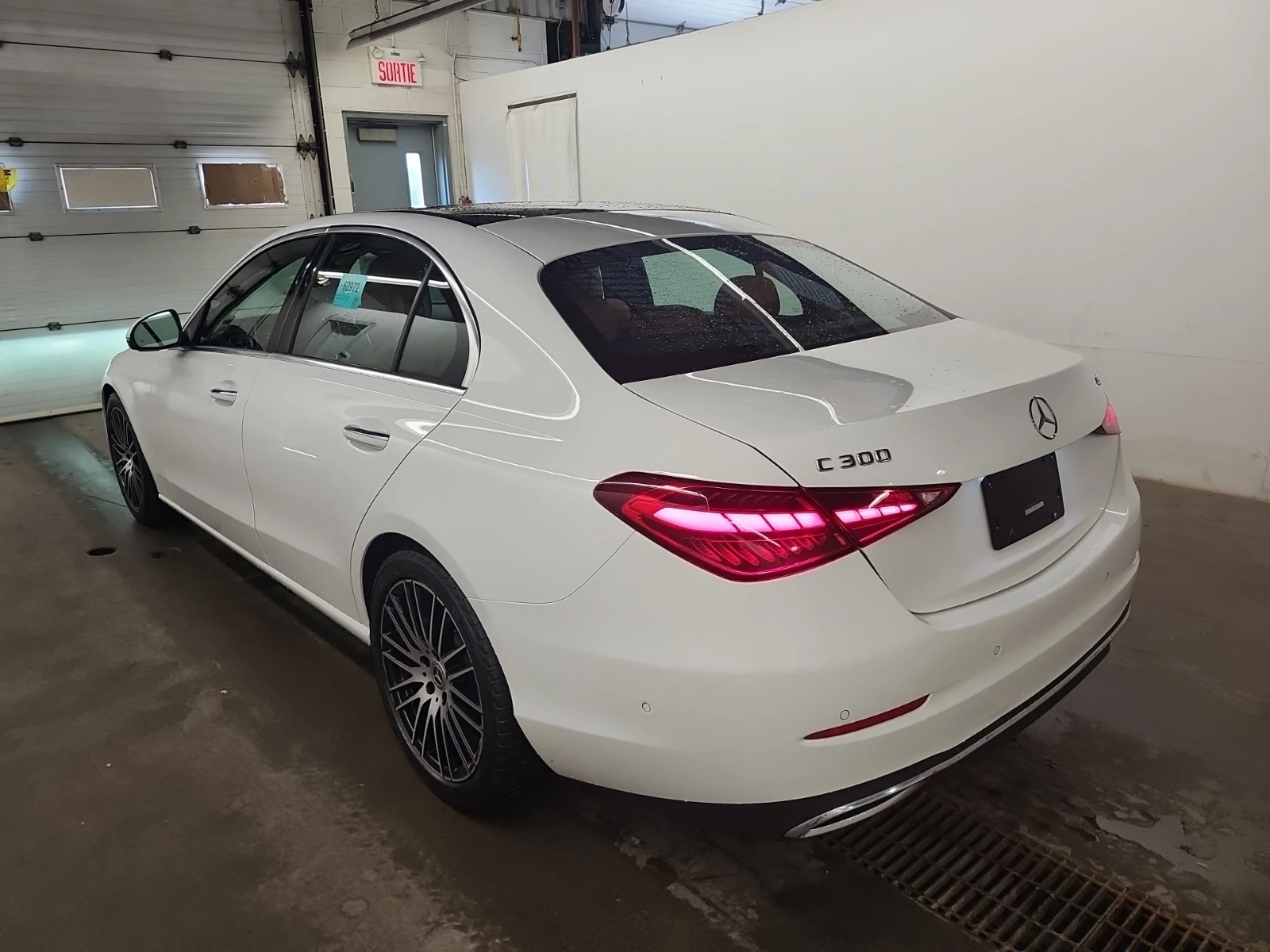 Mercedes-Benz C 300 4MATIC, снимка 4 - Автомобили и джипове - 55220552