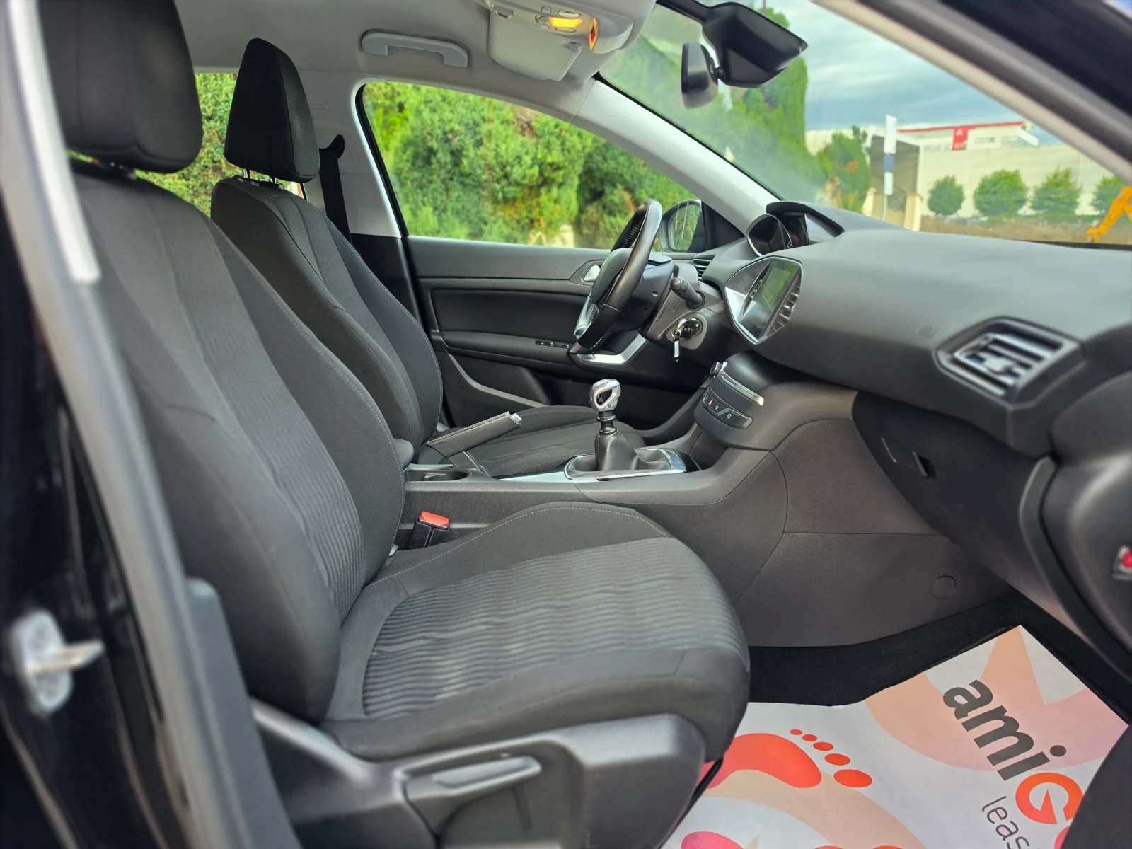 Peugeot 308 1.6HDI 120hp * НАВИ * КЛИМАТРОНИК * EURO 6 * , снимка 12 - Автомобили и джипове - 55228473