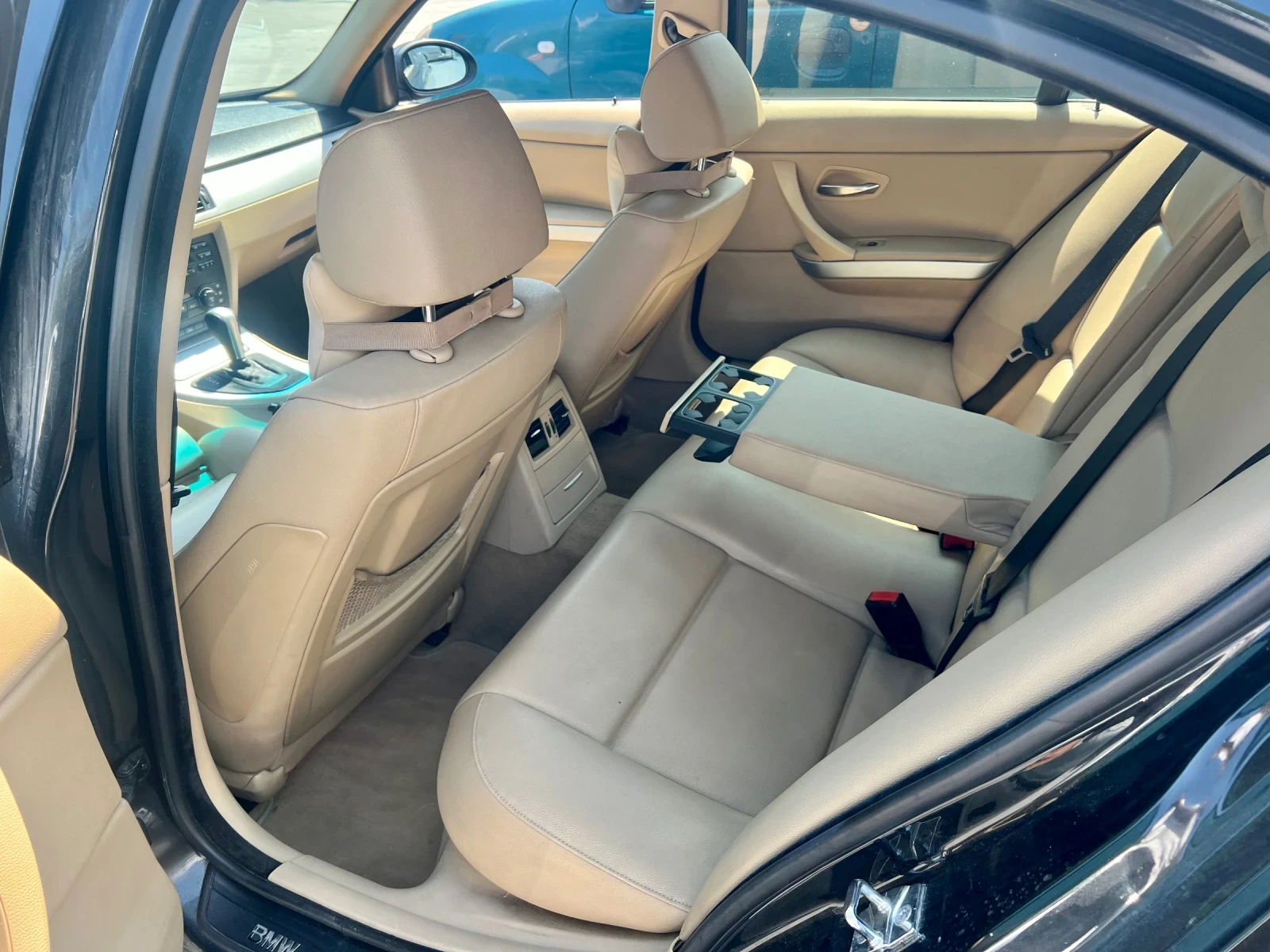 BMW 330, снимка 8 - Автомобили и джипове - 55301714