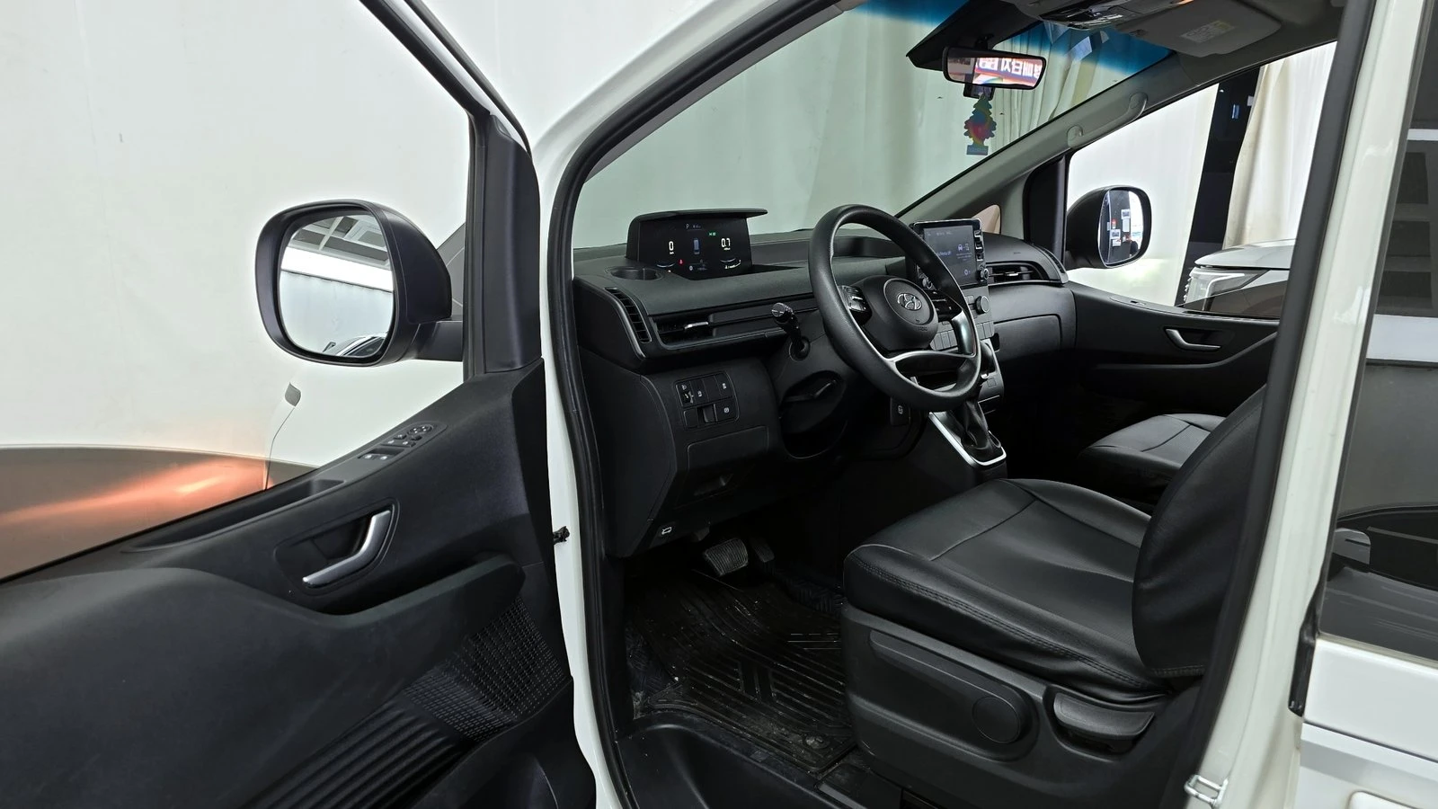 Hyundai Staria Cargo* BLIND SPOT* КРАЙНА ЦЕНА, снимка 10 - Автомобили и джипове - 55381892