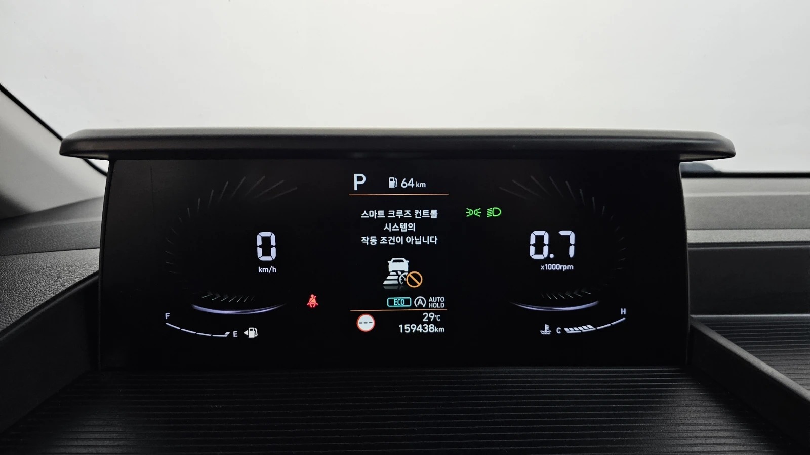 Hyundai Staria Modern* BLIND SPOT* ПОДГРЕВ ВОЛАН* КРАЙНА ЦЕНА, снимка 8 - Автомобили и джипове - 55381892