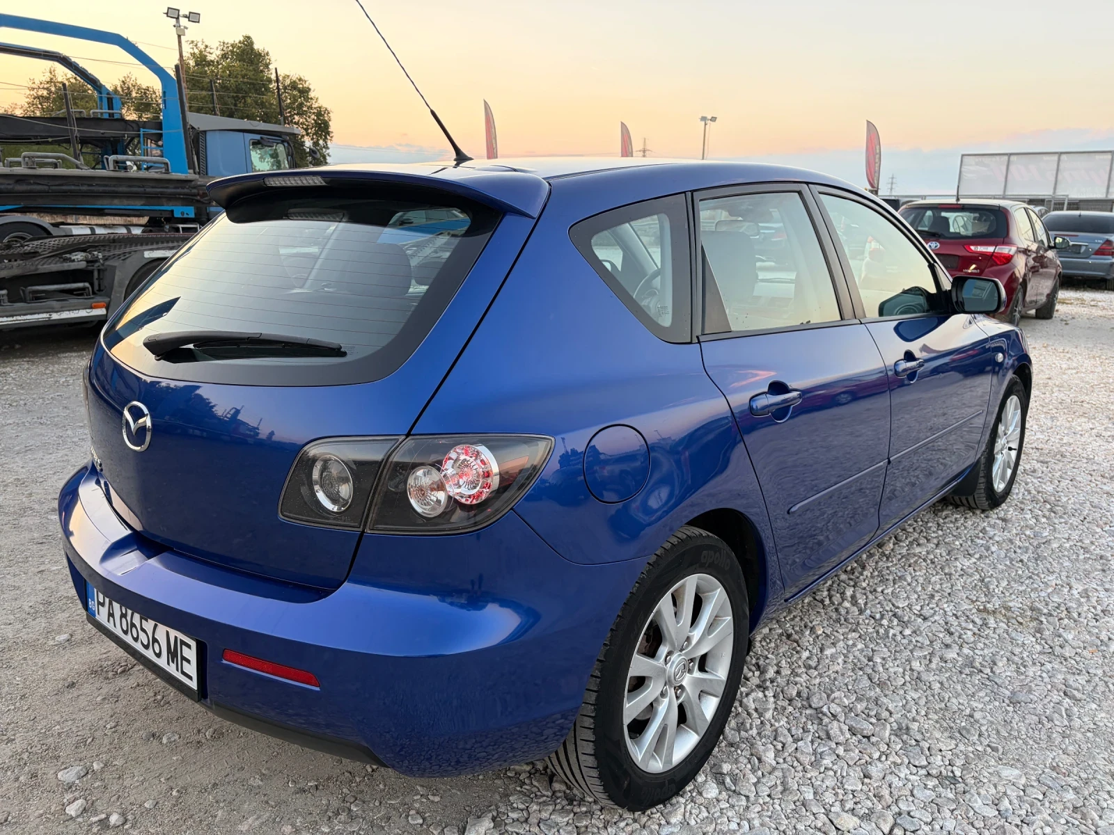 Mazda 3 1.6 Газ, снимка 10 - Автомобили и джипове - 56156359