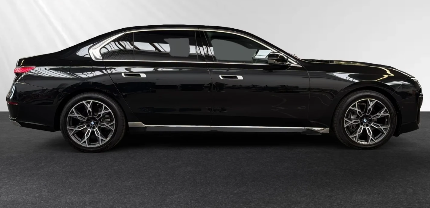 BMW 740 D* 360* PANO* TV* B&W* ВЕНТИЛАЦИЯ* МАСАЖ* , снимка 2 - Автомобили и джипове - 56176996
