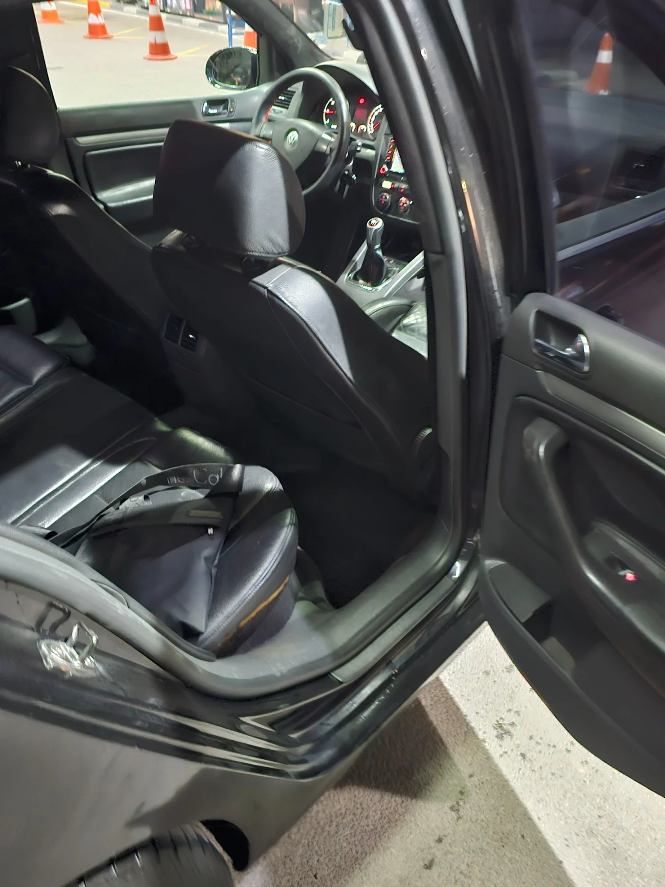 VW Golf 2.0TDI 140, снимка 10 - Автомобили и джипове - 56351472