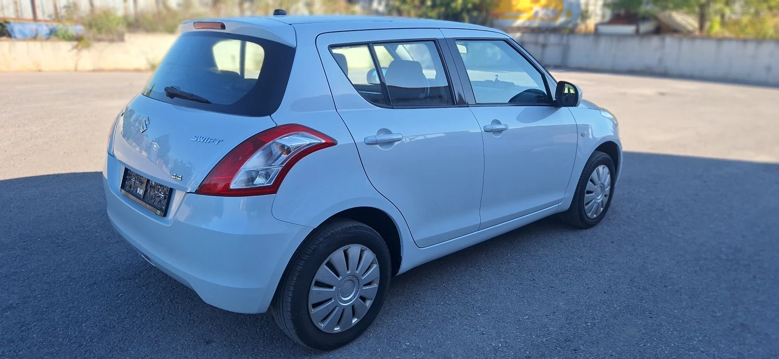 Suzuki Swift 1, 200i 4x4!!!, снимка 5 - Автомобили и джипове - 56358966