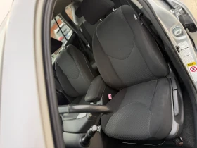 Toyota Rav4 2.2* D4D* 138 000km* , снимка 14