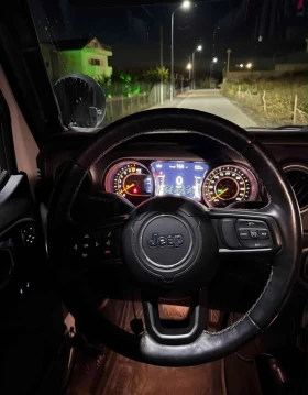 Jeep Gladiator Sport 3.6 V6 4x4 АВТОМАТИК, снимка 11