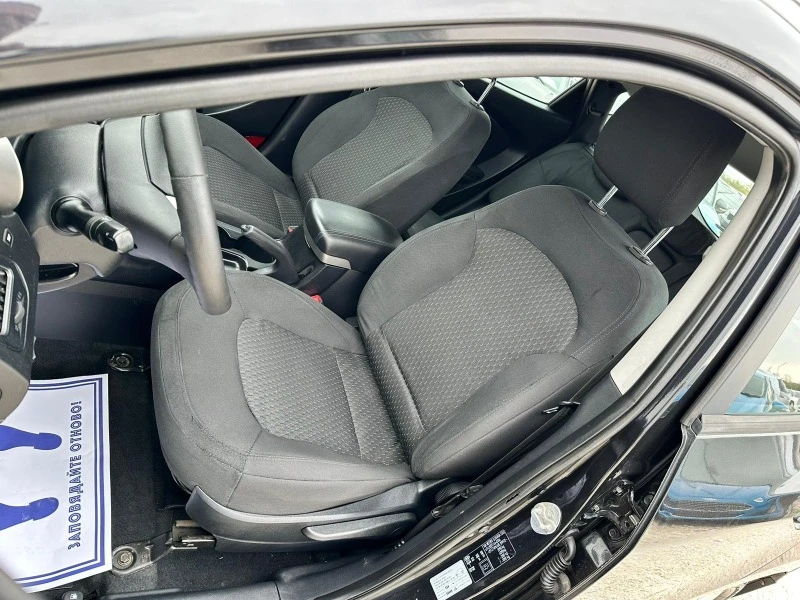 Hyundai IX35 2.0CRDI-КЛИМАТРОНИК, снимка 12 - Автомобили и джипове - 49575764