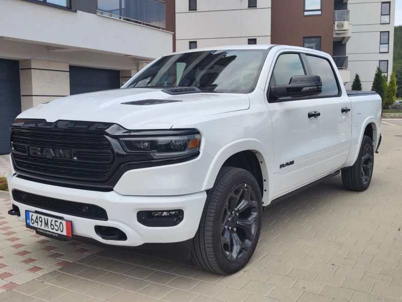 Dodge RAM 1500 5.7L V8 LIMITED NIGHT EDITION 4X4, снимка 2 - Автомобили и джипове - 48504315