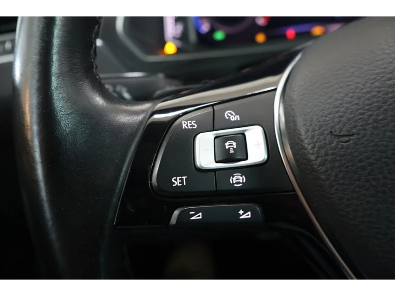 VW Tiguan 1.5 TSI, снимка 10 - Автомобили и джипове - 50163150