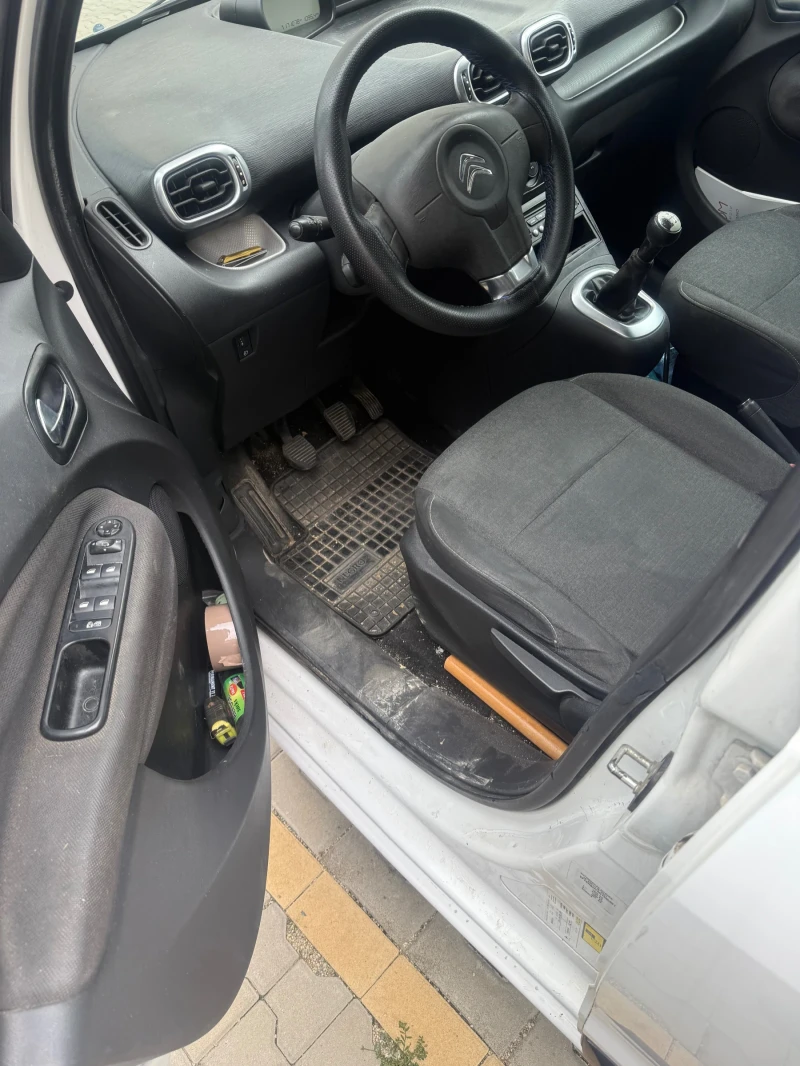 Citroen C3 Picasso, снимка 2 - Автомобили и джипове - 52080010