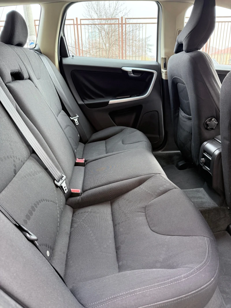 Volvo XC60, снимка 6 - Автомобили и джипове - 52741049