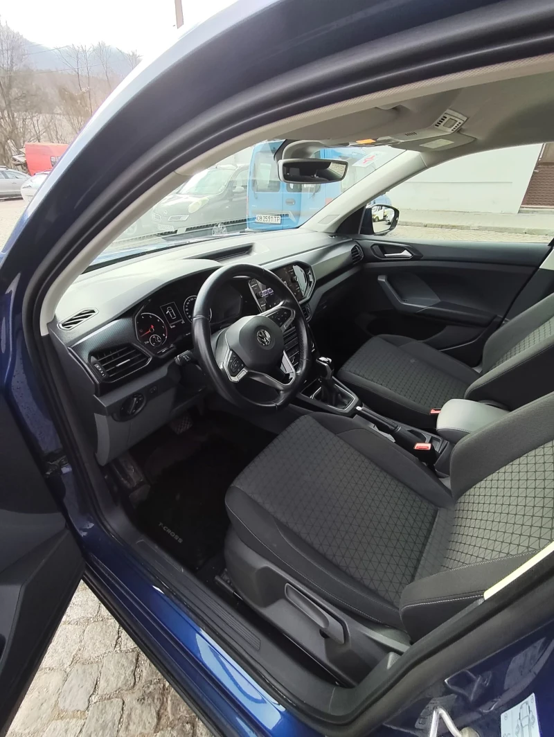 VW T-Cross, снимка 8 - Автомобили и джипове - 52772933
