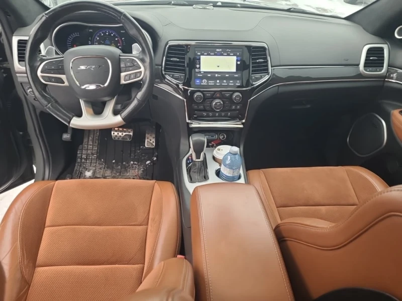 Jeep Grand cherokee SRT  CARFAX, снимка 11 - Автомобили и джипове - 53020067