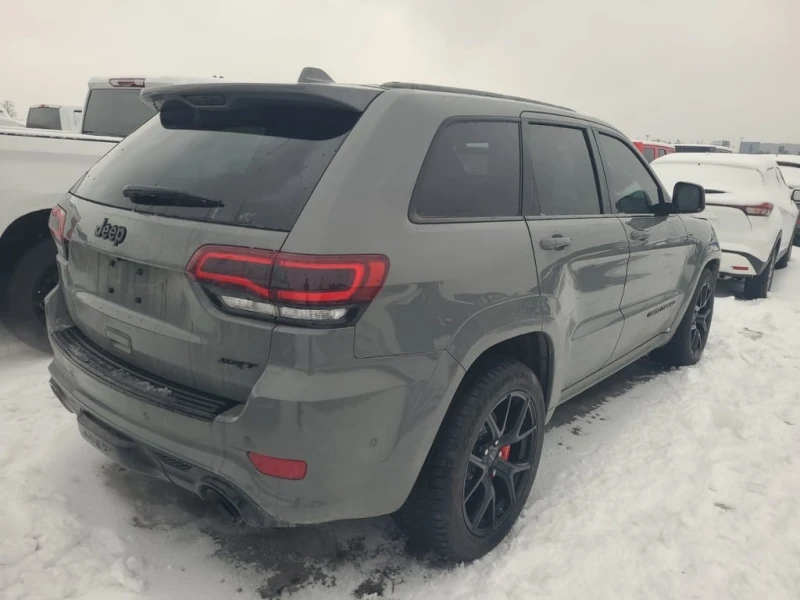 Jeep Grand cherokee SRT  CARFAX, снимка 3 - Автомобили и джипове - 53020067
