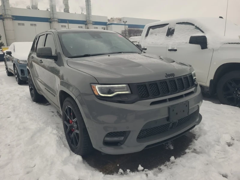 Jeep Grand cherokee SRT  CARFAX, снимка 2 - Автомобили и джипове - 53020067