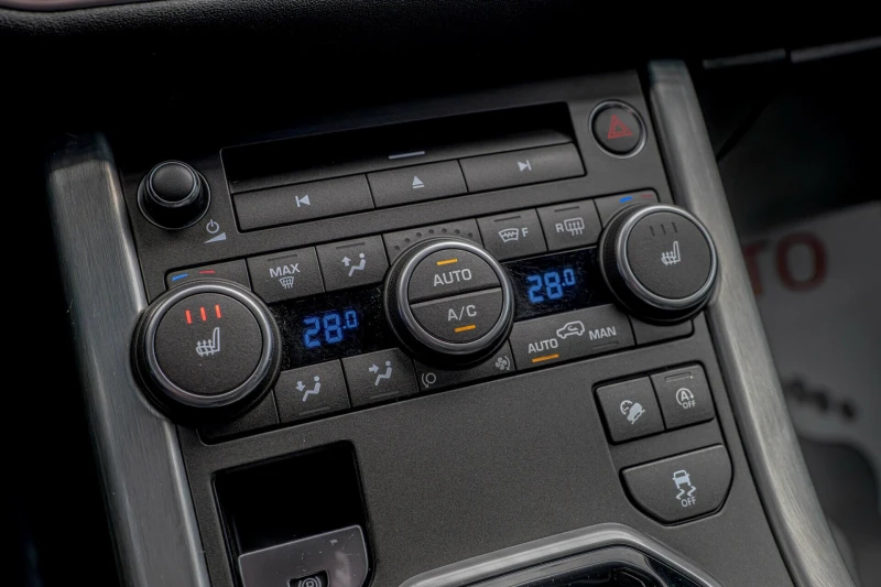 Land Rover Range Rover Evoque Meridian/Memory/PDC/Lane Assist/Панорама/, снимка 10 - Автомобили и джипове - 53056410