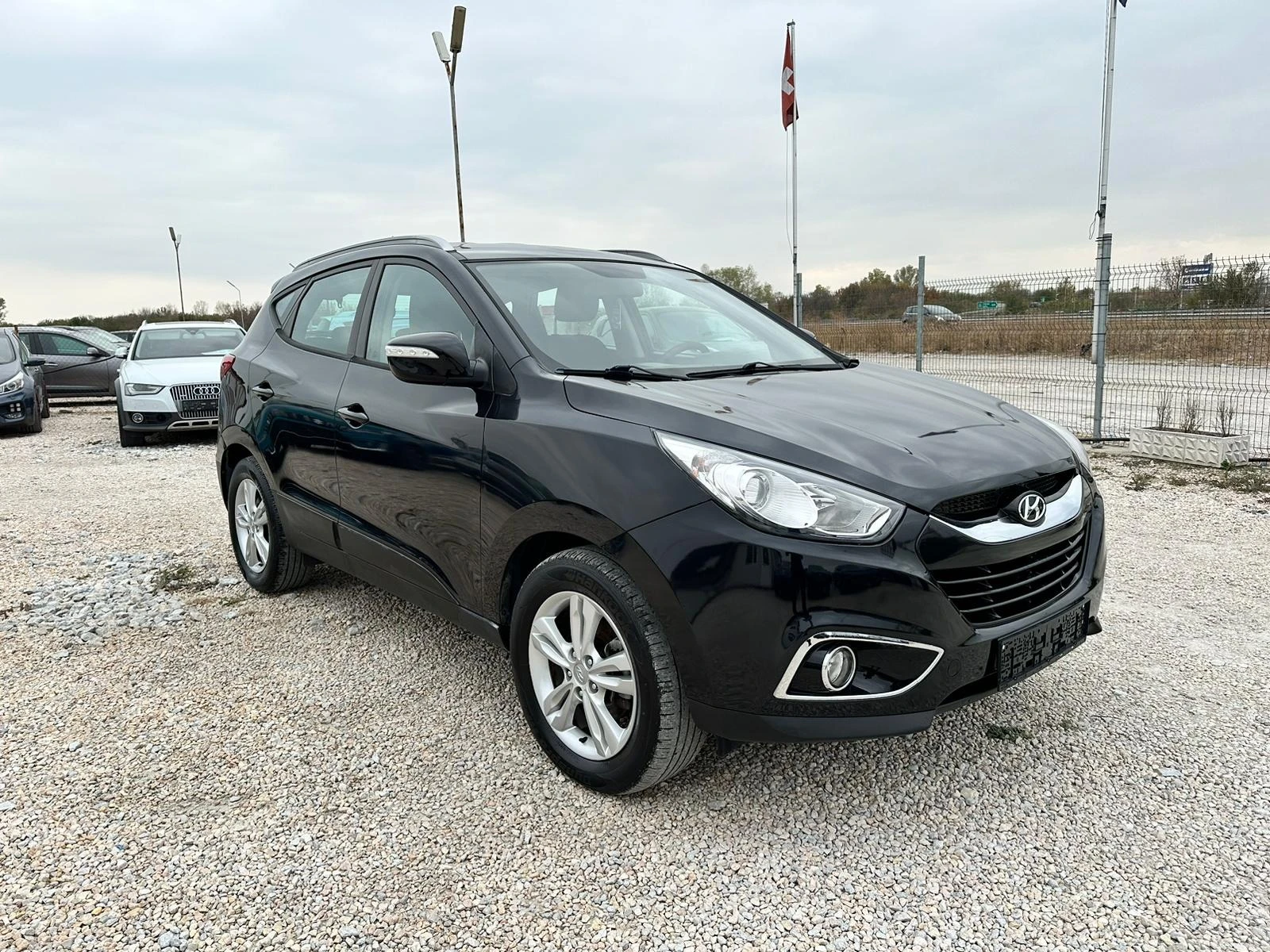 Hyundai IX35 2.0CRDI-КЛИМАТРОНИК - изображение 3