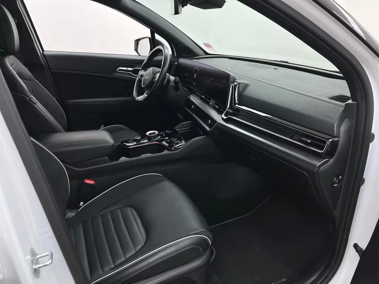 Kia Sportage 1.6T-GDI/265HP/PHEV/GT-LINE/PANO/4WD/360/499g - изображение 6
