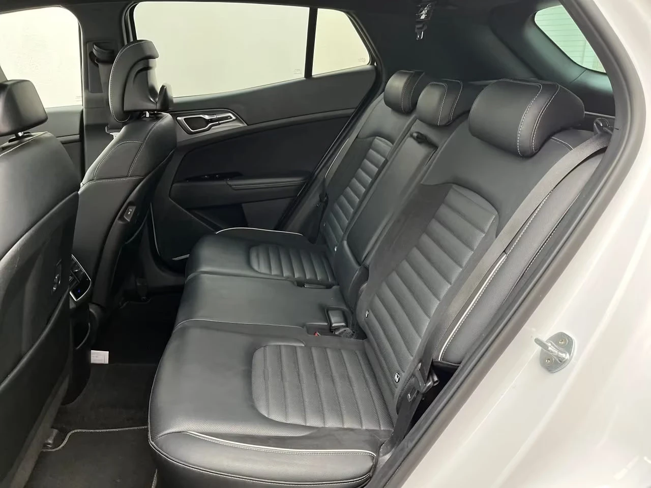 Kia Sportage 1.6T-GDI/265HP/PHEV/GT-LINE/PANO/4WD/360/499g - изображение 7