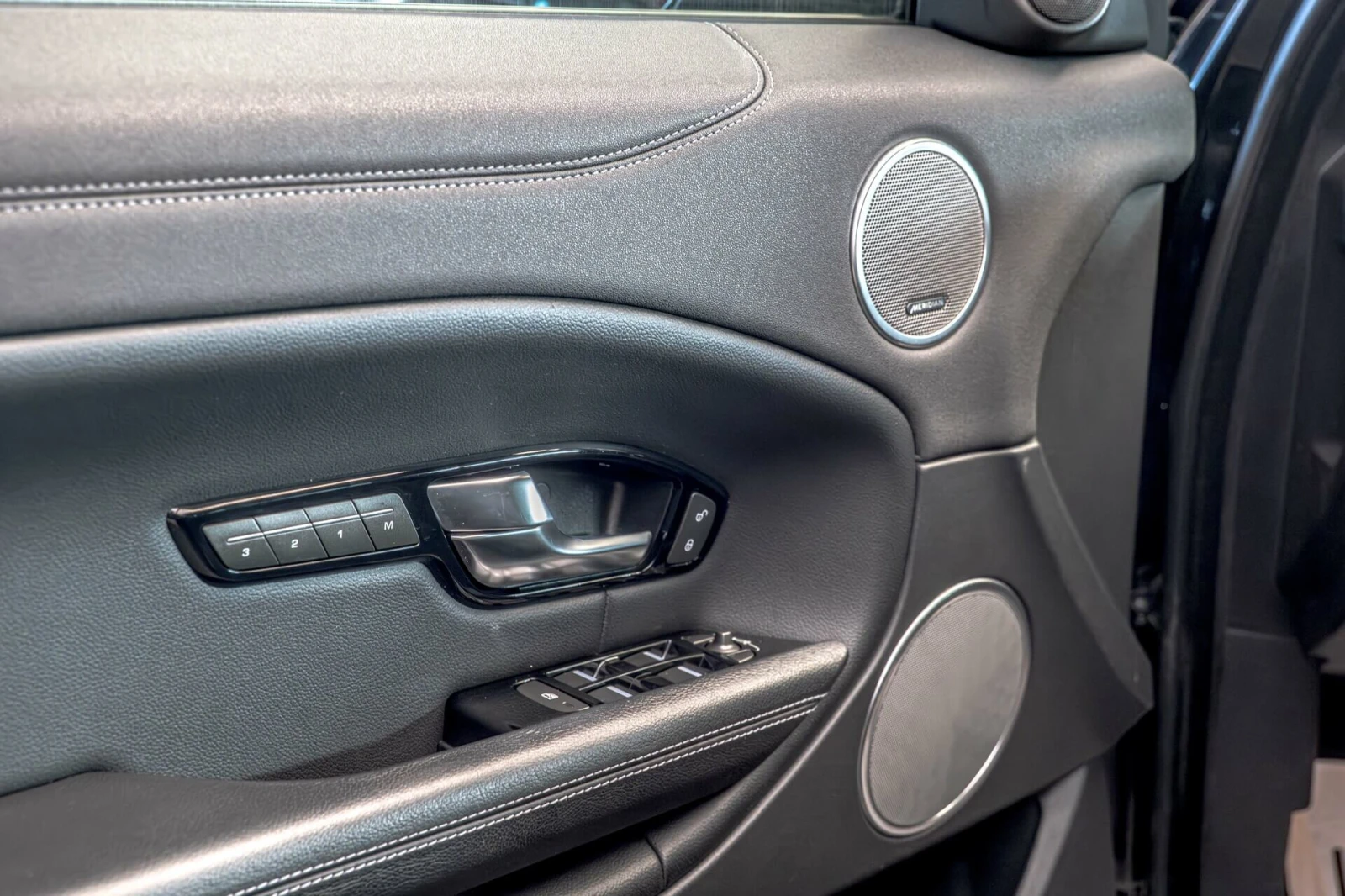 Land Rover Range Rover Evoque Meridian/Memory/PDC/Lane Assist/Панорама/ - изображение 7