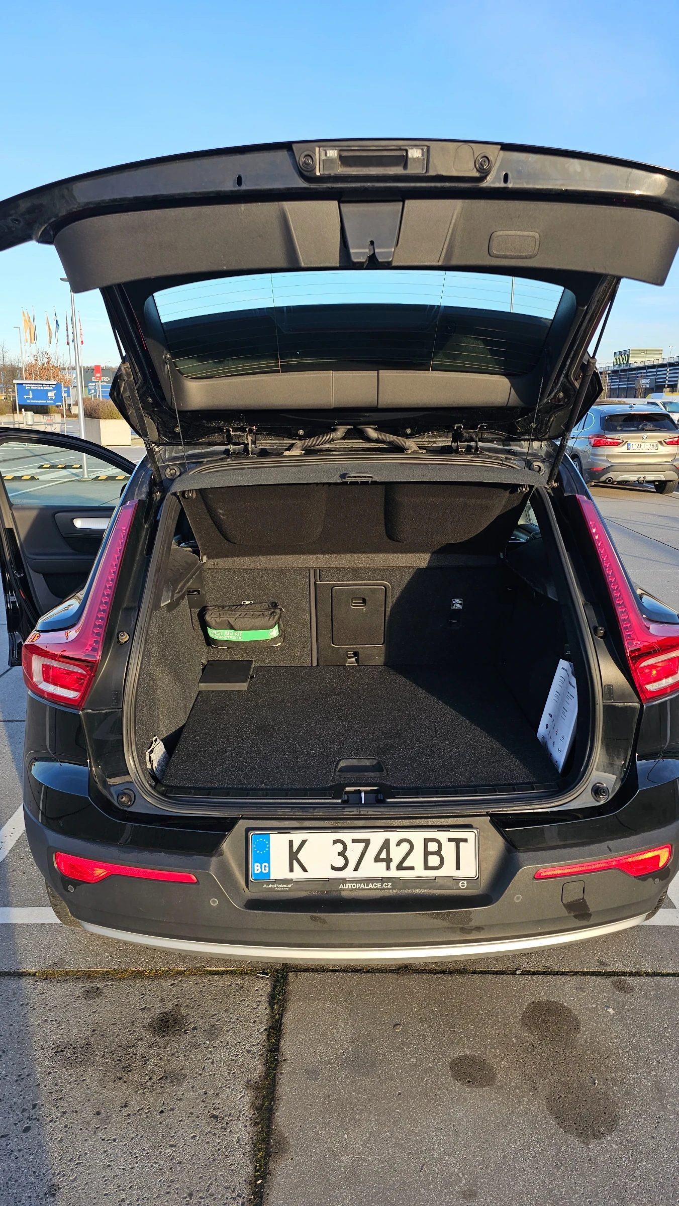 Volvo XC40, снимка 17 - Автомобили и джипове - 53740178