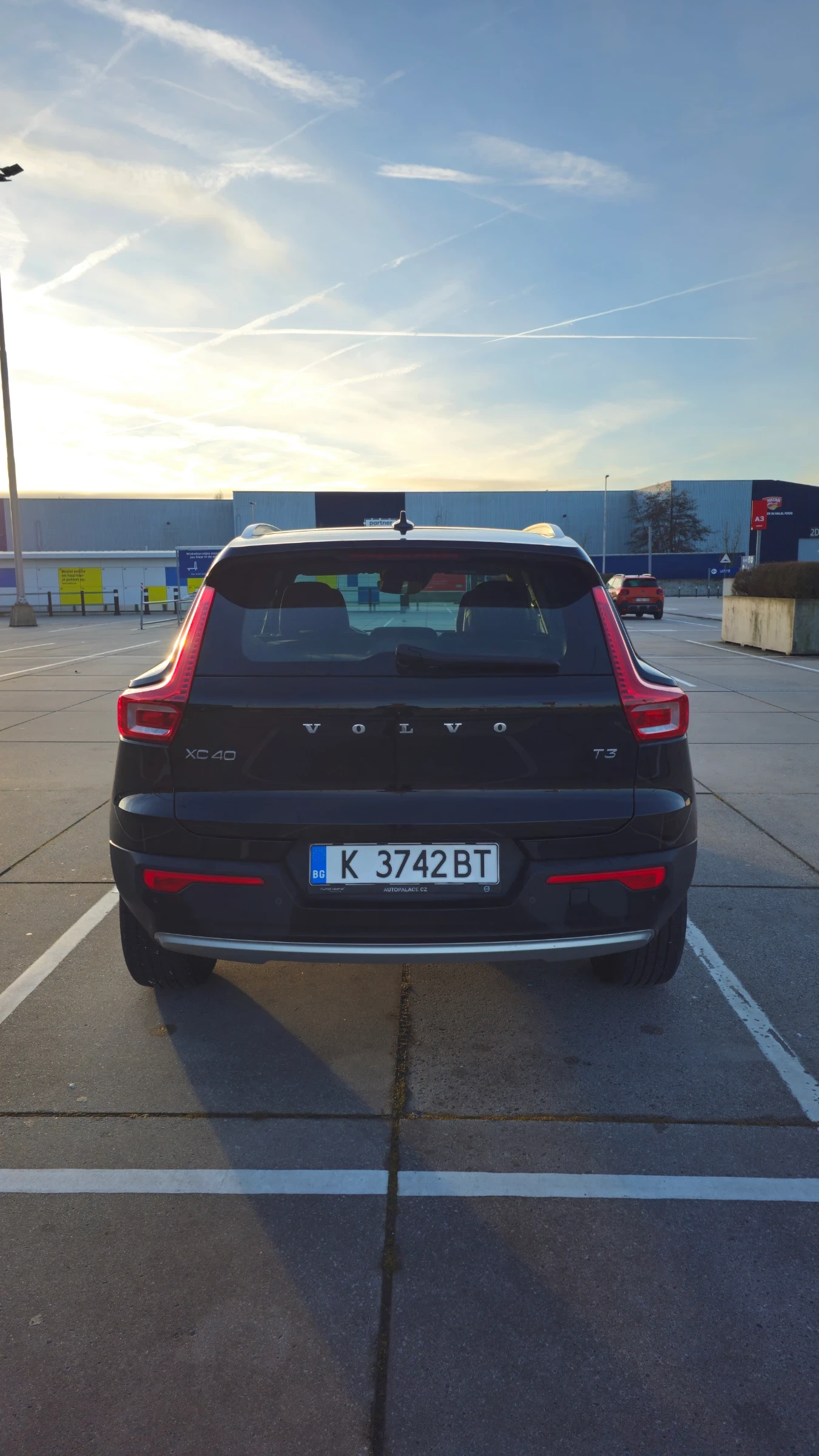 Volvo XC40, снимка 4 - Автомобили и джипове - 53740178