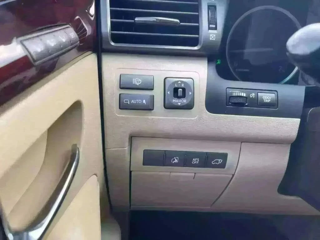 Lexus LX 570 От Тексас * * 7 Места  * * Сервизна История * * , снимка 11 - Автомобили и джипове - 53765589