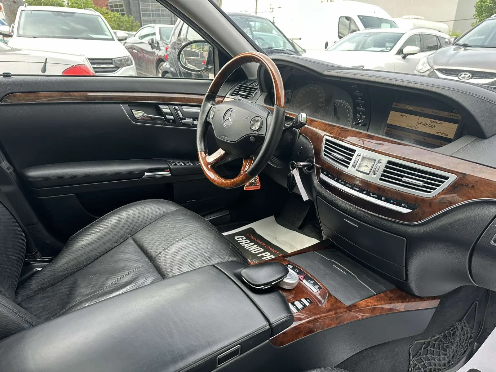 Mercedes-Benz S 500 AMG PAKET HARMAN KARDON SOFT CLOSE LONG 388КС, снимка 15 - Автомобили и джипове - 54600181