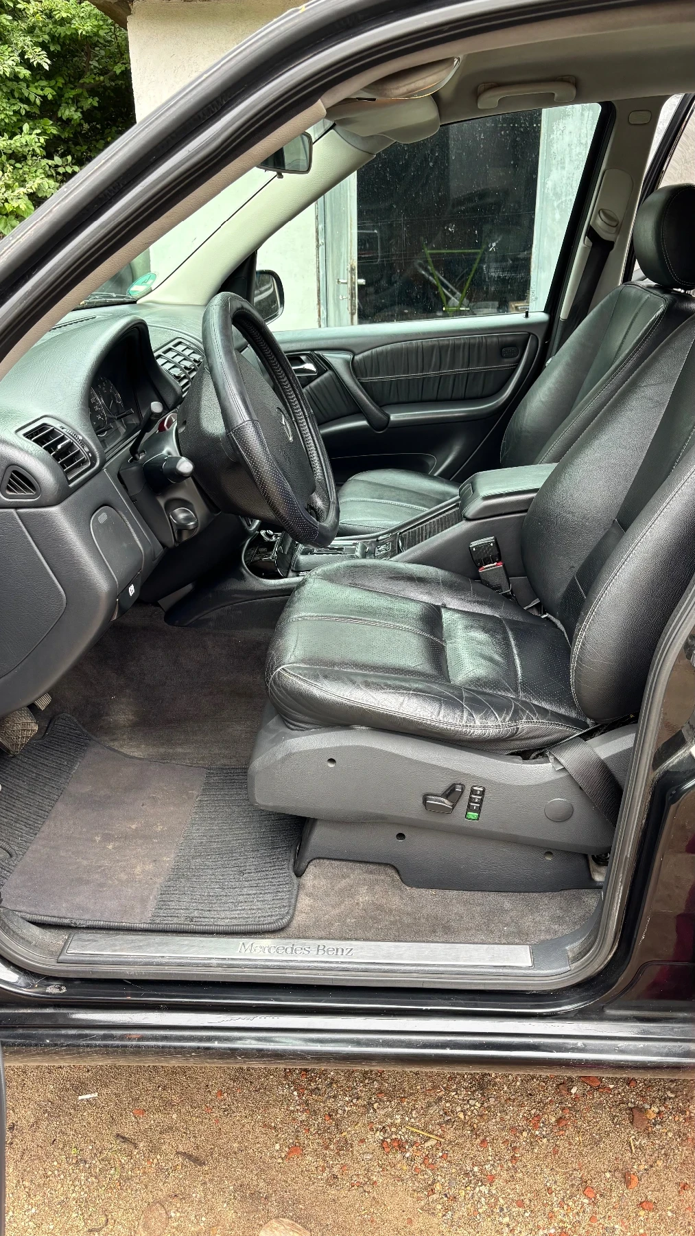 Mercedes-Benz ML 270, снимка 11 - Автомобили и джипове - 54651770