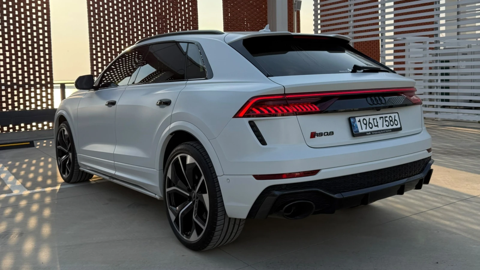 Audi RSQ8 2021* 360* ОБДУХ* МАСАЖ* B&O* PANO* КРАЙНА ЦЕНА, снимка 6 - Автомобили и джипове - 55194629
