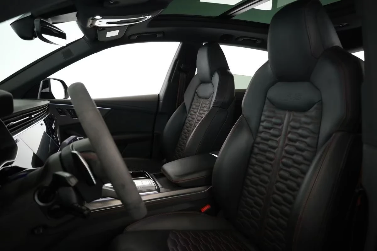 Audi RSQ8 PERFROMANCE KERAMIK MATRIX PANORAMA B&O, снимка 8 - Автомобили и джипове - 55478353
